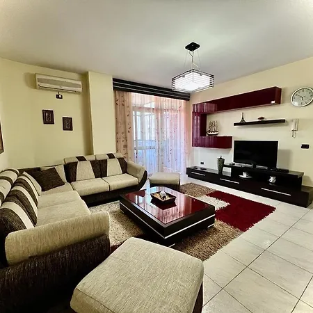 Cozy And Lovely In Center Apartment