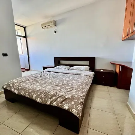 Cozy And Lovely In Center Apartment Tirana
