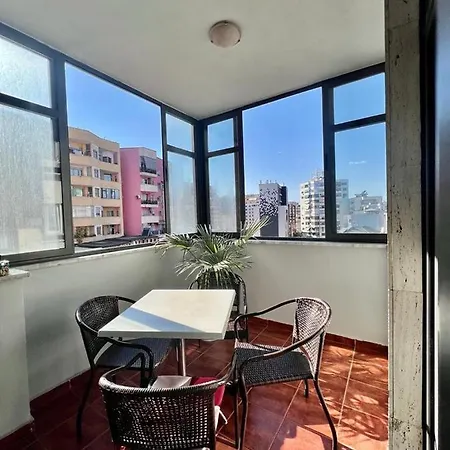 Apartment Cozy And Lovely In Center Tirana