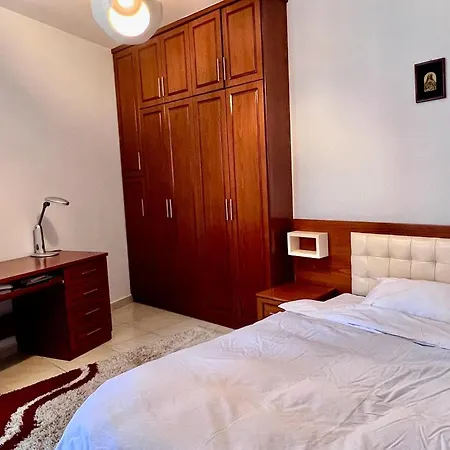 Cozy And Lovely In Center Apartment